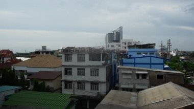 Bangkok 'un varoşlarındaki küçük konutlar.