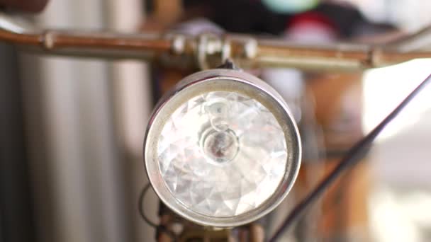 古い自転車と鐘のラスティステアリングホイール — ストック動画