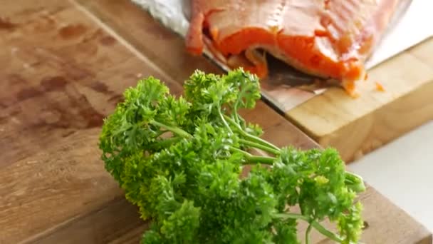 Exquisite Taste Smoked Salmon Adorned Fresh Parsley Beautifully Presented Wooden — Stock Video