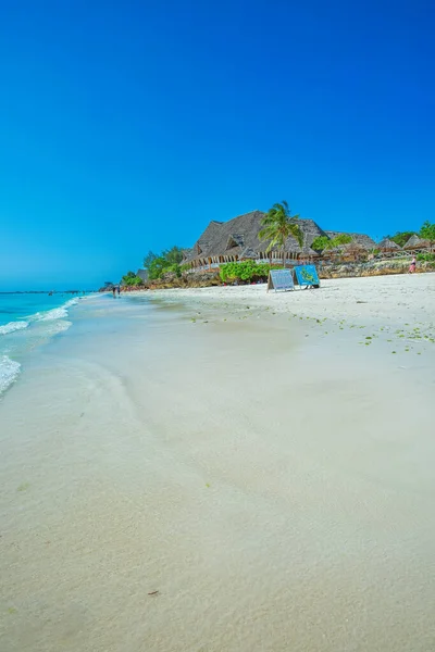 Kristalhelder Water Zanzibar Beach Tanzania Stockafbeelding