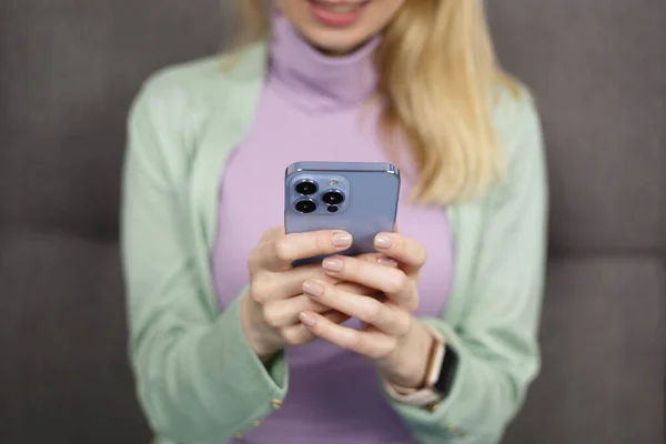 Blonde Woman Typing Message Social Media App Smart Phone Close — Stockfoto