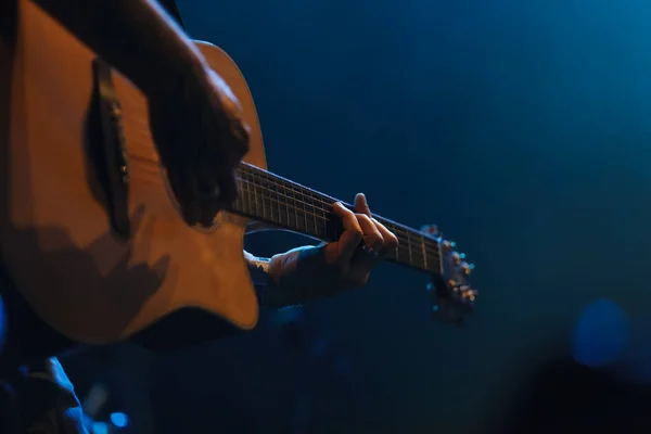Guitarist Playing Solo Part Acoustic Guitar Concert Stage — Fotografia de Stock