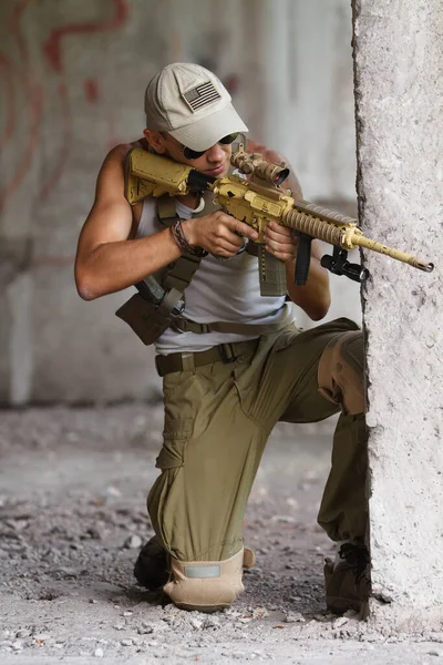 Ukrainian Soldier Shooting Automatic Assault Rifle Young Military Man Aiming — Stock Photo, Image