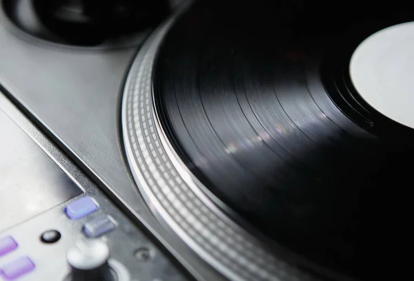 Vinyl是Dj的唱片播放器Professional Analog Turntable Sound Mixer Disc Jockey — 图库照片