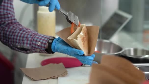 Cook Preparing Traditional Greek Pita Souvlaki Sandwich Fast Food Restaurant — Stock Video