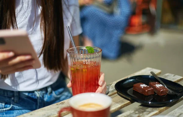 Young Girl Drinking Strawberry Mojito Outdoor Cafe Unrecognizable Female Person — Stock Photo, Image