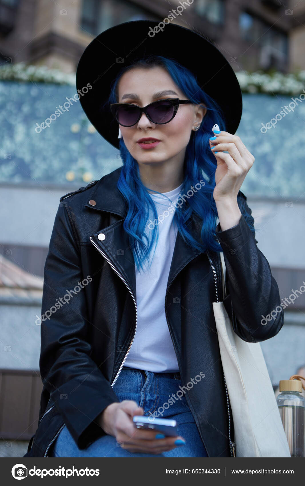 Nice Young realmente Woman Hipster Hat