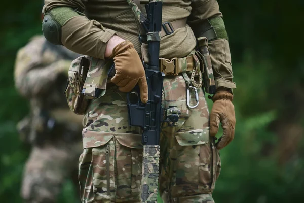 Unge Soldater Trener Skytingen Gruppe Ukrainske Marinesoldater Forbereder Seg Slaget – stockfoto