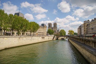 Yangından sonra Notre Dame de Paris. PARIS - 29 Nisan, 2019
