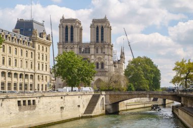 Yangından sonra Notre Dame de Paris. PARIS - 29 Nisan, 2019