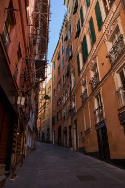 Liguria, Cenova 'daki Eski Şehir Liman Bölgesi' nin dar sokakları. GENOVA - 1 Mayıs 2019