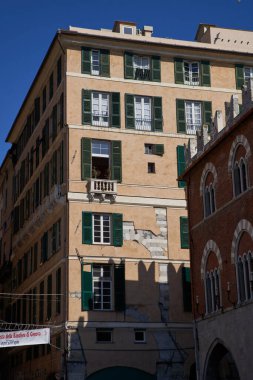 Old City Liman bölgesinde klasik bir İtalyan konut binası. GENOVA - 1 Mayıs 2019