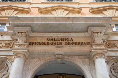 Cenova 'daki Maria Brignole Satışı De Ferrari Galerisi' ne (İtalyanca: Galeria Brignole-Sale De-Ferrari) giriş. GENOVA - 1 Mayıs 2019