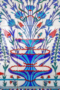 Şeyh Zayed Büyük Camii 'nin fayanslarının üzerine boyanmış fıskiye resmi. Abu Dabi, BAE - 8 Şubat 2020