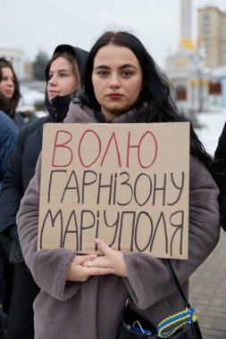 Meydan Meydanı 'nda Azovstal savunucularının yakınları tarafından barışçıl bir gösteri düzenlendi. İnsanlar savaş esirlerinin Rus esaretinden serbest bırakılmasını talep ediyor. Kyiv, Ukrayna - 3 Aralık 2023