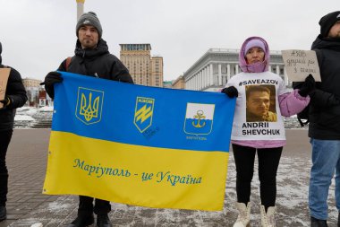 Meydan Meydanı 'nda Azovstal savunucularının yakınları tarafından barışçıl bir gösteri düzenlendi. İnsanlar savaş esirlerinin Rus esaretinden serbest bırakılmasını talep ediyor. Kyiv, Ukrayna - 3 Aralık 2023