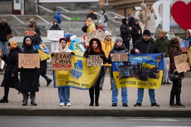 Vatansever Ukraynalı aktivistler, barışçıl bir gösteri için 