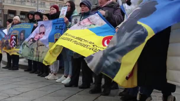 Familias Soldados Ucranianos Desaparecidos Con Banderas Retratos Una Manifestación Kiev — Vídeos de Stock