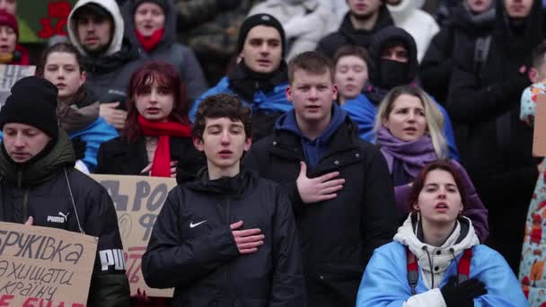 Young Ukrainian Patriots Singing National Anthem Public Demonstration Kyiv February — Stock Video