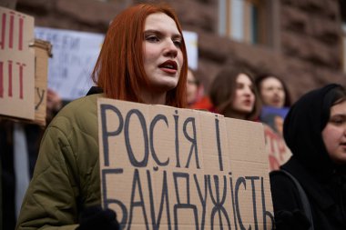 Ukraynalı aktivist barışçıl bir gösteride 