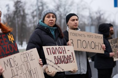 Ukraynalı aktivistler bir mitingde 