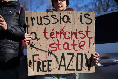 Genç Ukraynalı 'nın elinde 