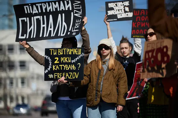 Ukrainische Aktivisten Stehen Auf Einem Protest Gegen Russische Gefangenschaft Mit — Stockfoto