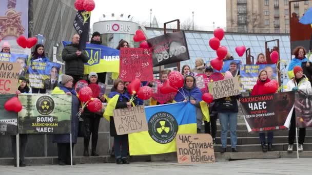被俘乌克兰士兵的家属和在独立广场示威的失踪平民 Maidan Nezalezhnosti 2024年3月16日 — 图库视频影像