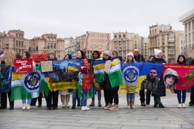 Ukraynalılar, Ukrayna 'nın yakalanan tüm savunucularının Rus hapishanelerinden tahliye edilmesini talep ediyor. Kyiv - 16 Mart 2024