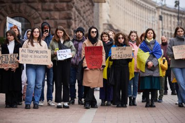 Ukraynalı eylemciler yolsuzluğa karşı gösteri ve askeri bütçenin artırılması için gösteri yapıyorlar. Kyiv - 23 Mart 2024