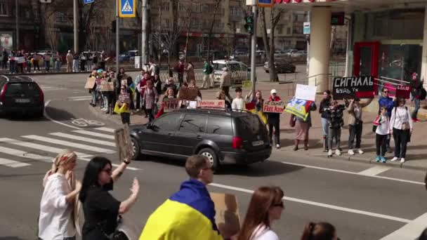 Ucranianos Manifestándose Por Liberación Soldados Capturados Las Prisiones Rusas Kiev — Vídeo de stock