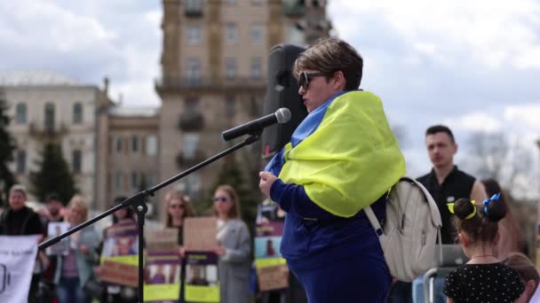 Ukrainian woman, former prisoner of war, who was released from russian captivity, talks about the importance of support for captured Ukrainian soldiers and civilians on the rally. Kyiv - 6 April,2024