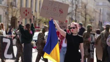 Ukraynalı aktivistler, Mariupol 'ün savunucuları olan ve yakalanan Azov savaşçılarının serbest bırakılmasını talep eden Rus esaretine karşı gösteri yapıyorlar. Kyiv - 7 Nisan 2024