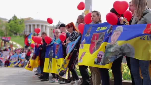 Familien Vermisster Ukrainischer Soldaten Demonstrieren Auf Dem Maidan Platz Kiew — Stockvideo