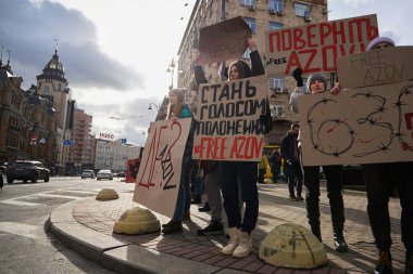 Ukraynalı aktivistler, 4 Şubat 2024 'te Kyiv' de düzenlenen barışçıl gösteride 