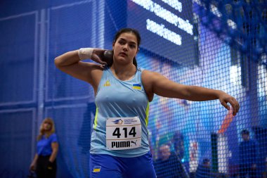 Profesyonel şut. 4 kilo kadın yarışması. Hipodrom atletizm dalında Ukrayna Şampiyonası. Kyiv - 2 Şubat 2024