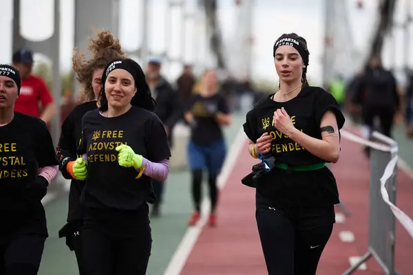 Junge Ukrainische Frauen Laufen Den Marathon Beim Spartan Race Kiew Stockbild