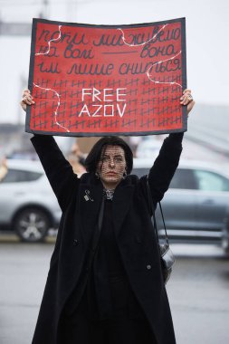 Mariupol şehrinin yakalanan savunucularına adanmış 