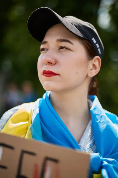 Portrait Patriotic Ukrainian Woman Wearing National Flag Demonstration Kyiv May Fotos De Stock Sin Royalties Gratis