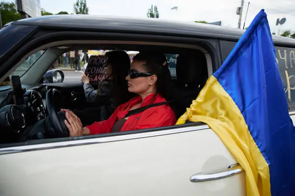 Patriotic Ukrainian Woman Driving Car National Flag Ukraine Kyiv May Imagen De Stock