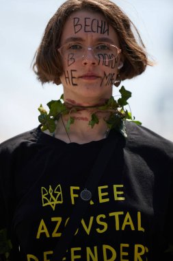 Ukraynalı aktivist, Rus esaretine karşı gösteri yapıyor. Kyiv - 19 Mayıs 2024