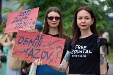 Ukraynalı aktivist Valeria Subotina, eski savaş esirleri ve Mariupol 'ün savunucusu, 