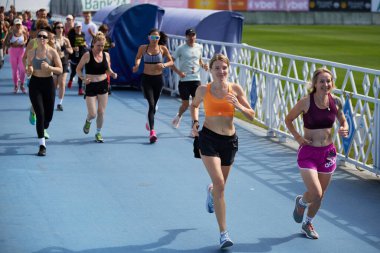 Ukraynalılar yazın koşuyor. Kyiv 'de hayır kurumu eğitim etkinliği - 10 Ağustos 2024