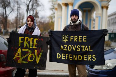 Ukraynalılar, Kyiv 'de 24 Kasım 2024' te düzenlenen halk gösterisinde 