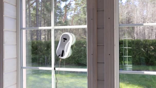 Raamreinigingsrobot Wasglas Met Behulp Van Technologie Een Moderne Woning — Stockvideo