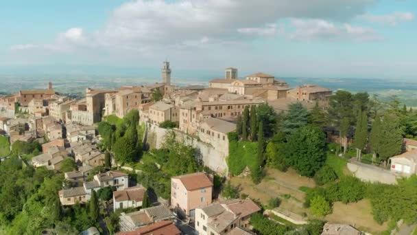Aerial Summer Day View Montepulciano Town Located Top Limestone Ridge — Stock Video