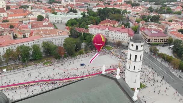 Een Menselijke Keten Van 50000 Mensen Van Vilnius Tot Grens — Stockvideo