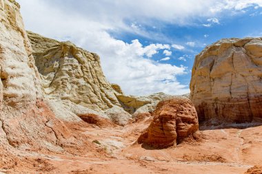 Hoodoo and Paria Rimrocks in the Vermillion Cliffs, Utah, USA. Exploring the American Southwest.
