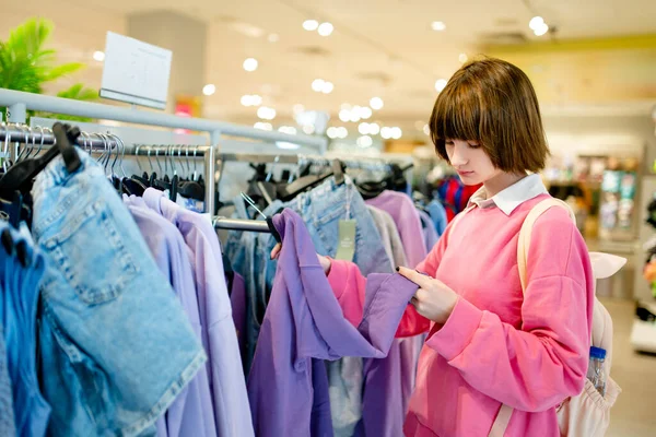Pretty Teenage Girl Choosing New Clothes Shopping Center Teenager Picking — Stock Photo, Image