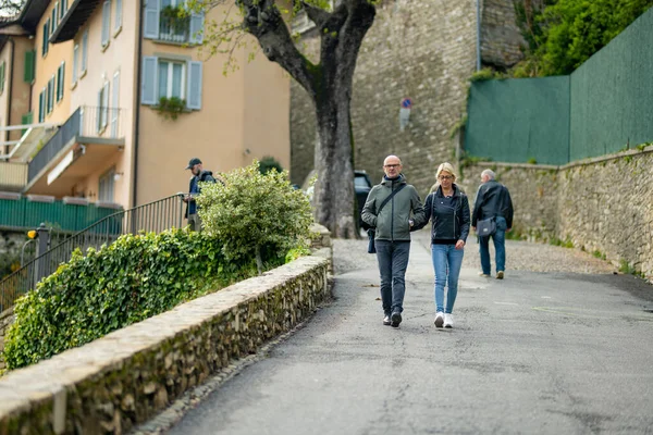 伯加莫 意大利 2022年4月 米兰东北部伯加莫市狭窄的中世纪街道 城市的上城区Citta Alta的风景被威尼斯城墙环绕着 意大利伦巴第Bergamo — 图库照片